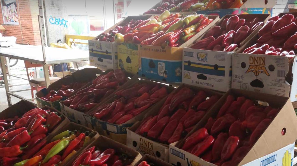 "Zaječar više nije grad - već palanka": Šta sve može da se kupi za 1.000 dinara na gradskoj pijaci? (FOTO) 3