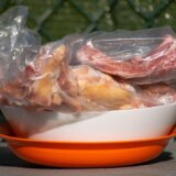 Opasna greška: Da li i vi odmrzavate meso na način koji ugrožava zdravlje 9