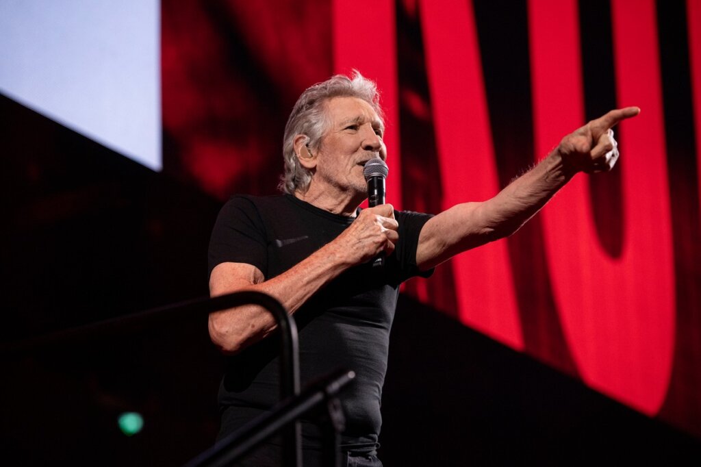 Kontroverzni bivši član Pink Flojda, optužen za antisemitizam, proslavio okrugli jubilej 2 Kontroverzni bivši član Pink Flojda, optužen za antisemitizam, proslavio okrugli jubilej 2