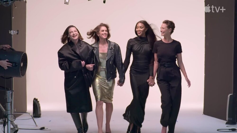 Pogled iza modne piste : Stigao trejler za seriju o najpoznatijim supermodelima 90-ih 1