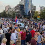 Završen 20. protest "Srbija protiv nasilja" ispred RTS-a: Srbija nije gluva soba u kojoj se čuje "samo za parizer" (FOTO) 7