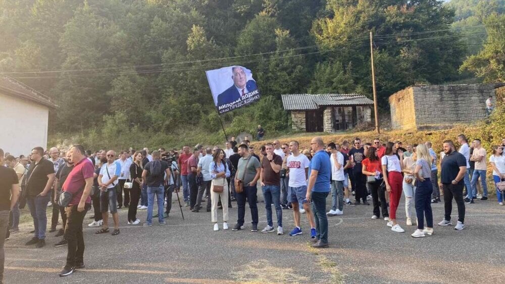 "Granica postoji" - blokade u BiH: Stihovima vladike Velimirovića "Srpski nacionalizam" završen skup 3