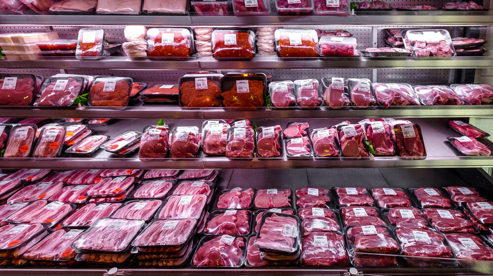 “Pa ovo nije normalno. Država nas tera da postimo i kada ne želimo”: Zaječarci o cenama mesa za praznike 11