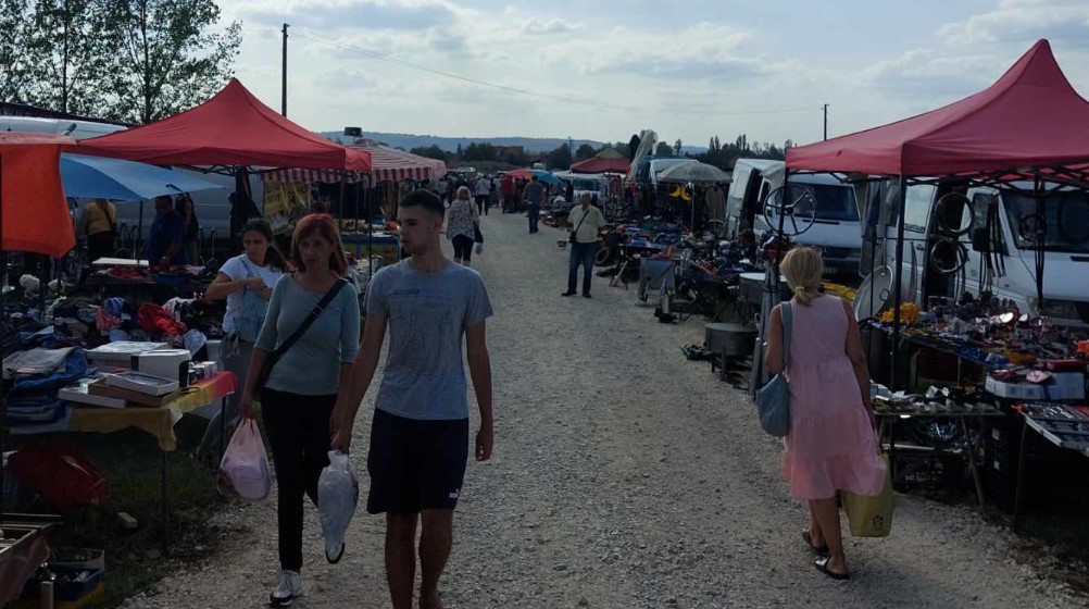 "Luna park 150 dinara, ringišpil 300. Pa je l to normalno, meni je penzija 22.000 dinara": Reporter Danasa na tradicionalnom jesenjem vašaru u Zaječaru (FOTO) 2