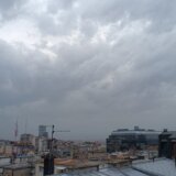 Crni oblaci nad Fruškom gorom i pljusak u Beogradu: Najavljivano nevreme stiglo u Srbiju (VIDEO) 11