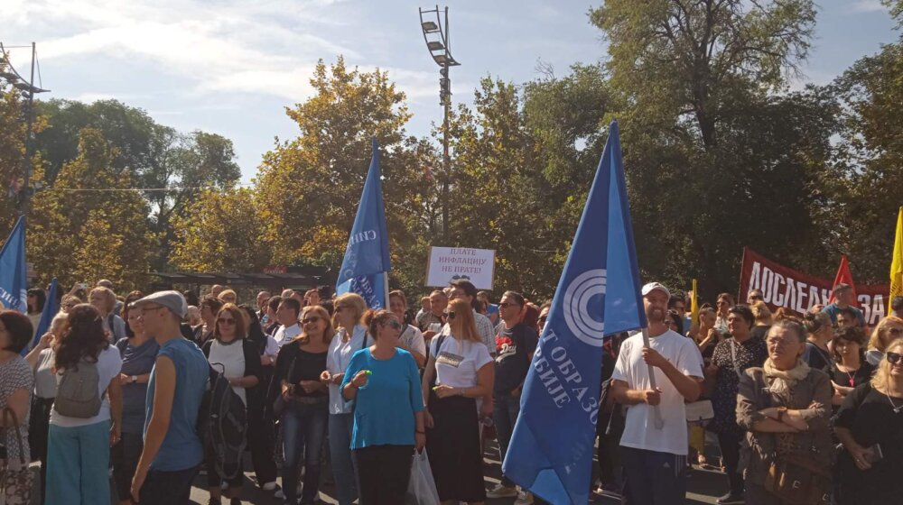 Šta piše u ponudi koju je Vlada Srbije uputila sindikatima prosvetnih radnika? 1