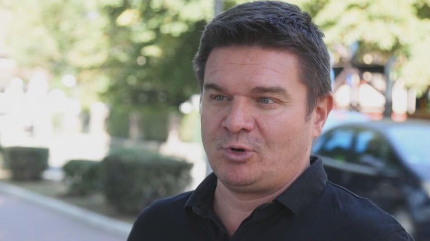 Policija: Vozač automobila koji se sinoć zaleteo u Predraga Voštinića, polomio mu ruku i naneo druge teže povrede - bio je pijan 2 Policija: Vozač automobila koji se sinoć zaleteo u Predraga Voštinića, polomio mu ruku i naneo druge teže povrede - bio je pijan 2