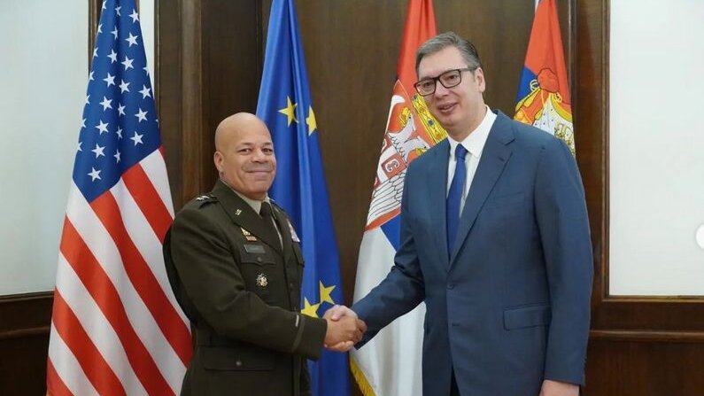 Vučić sa general-majorom Harisonom o jačanju vojne saradnje sa Amerikom 1
