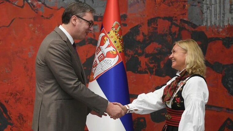 Nova ambasadorka Norveške predala akreditive predsedniku Srbije u posebnoj odeći 2