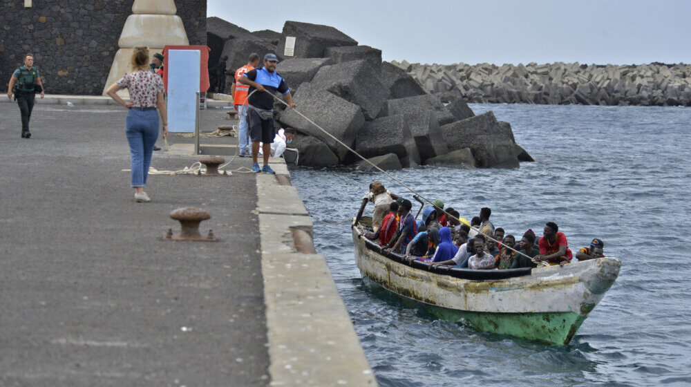 Kod obale Italije spaseno 75 migranata 1