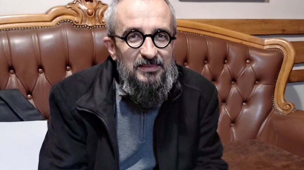 Čovječnost se promijenila, apsolutna razljuđenost vodi u potpuni nestanak: Darko Cvijetić, autor poeme „Šum Šumarice” za Veliki školski čas 1