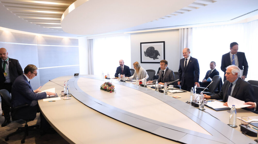 Vučićeva najava spoljnopolitičkog zaokreta Srbije je priznanje pogrešnog vođenja politike, ocenjuju sagovornici Danasa 1