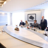 Vučićeva najava spoljnopolitičkog zaokreta Srbije je priznanje pogrešnog vođenja politike, ocenjuju sagovornici Danasa 14