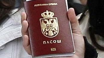 "Burgundi bog s nama": Kako su čitaoci Danasa reagovali na novi izgled pasoša? 1
