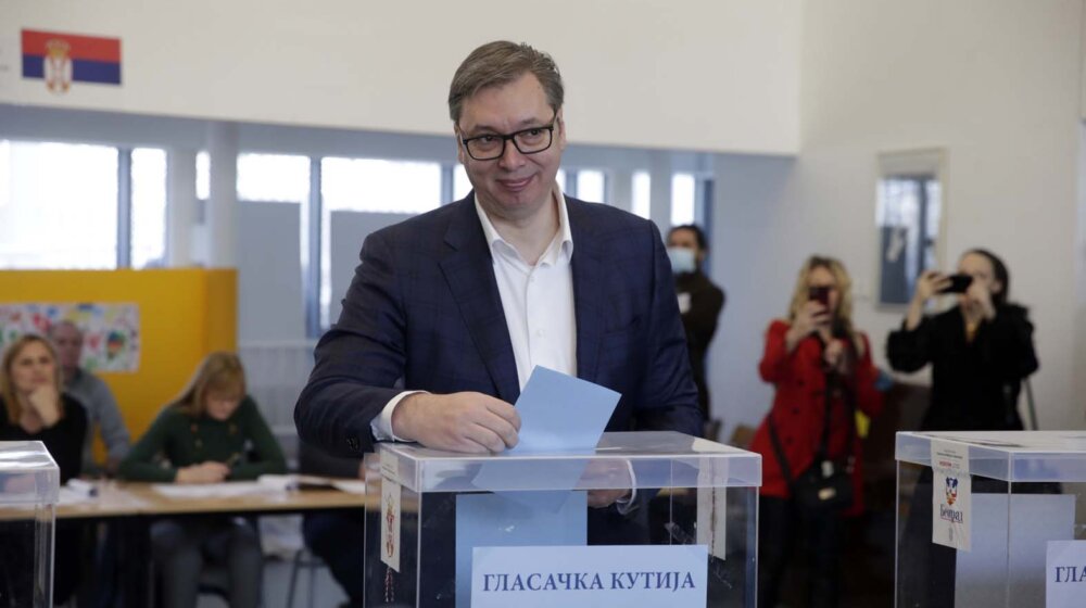 Kako na Vučićeve glasače utiču pretnje sankcijama Srbiji, uoči izbora u decembru? 1