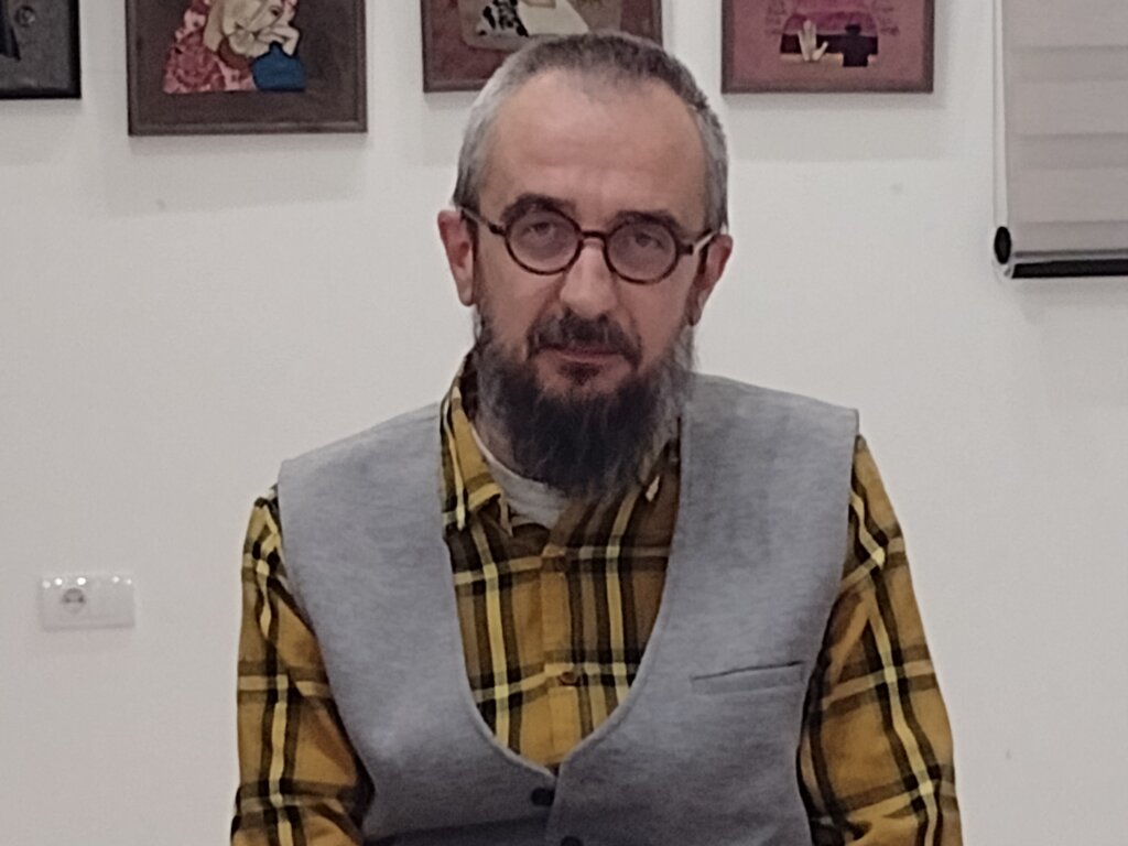 Čovječnost se promijenila, apsolutna razljuđenost vodi u potpuni nestanak: Darko Cvijetić, autor poeme „Šum Šumarice” za Veliki školski čas 4