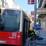 (VIDEO) Ponovo se zapalio autobus u Beogradu: Putnici udisali dim, nema povređenih 1