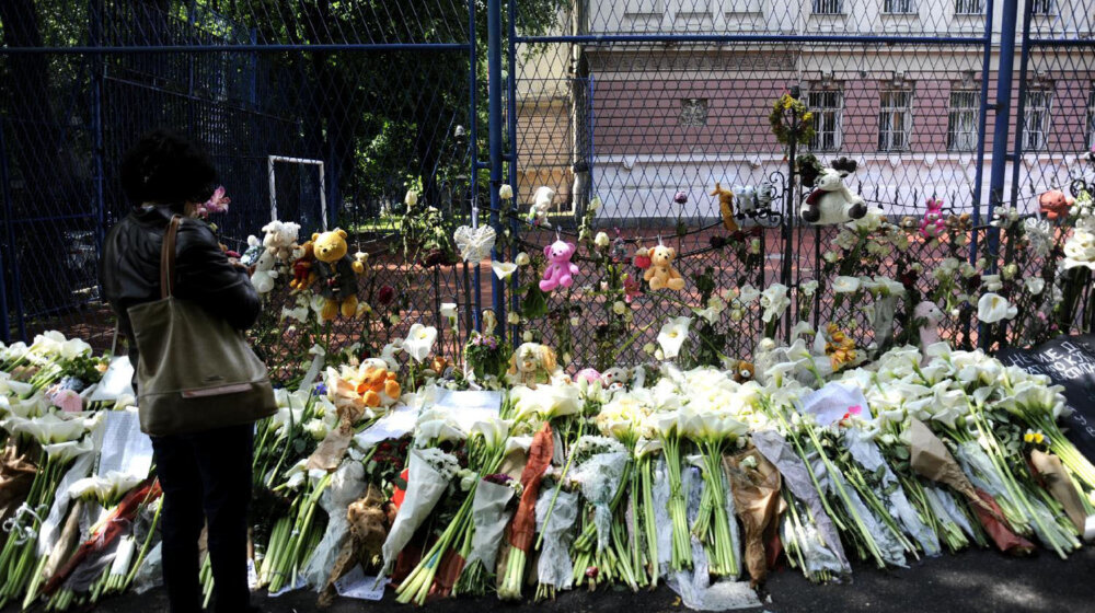 Produžen pritvor ocu dečaka koji je izvršio masovno ubistvo u „Ribnikaru“ 1