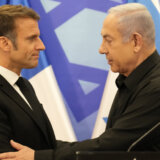 Makron u Izraelu predložio da se međunarodna koalicija bori protiv Hamasa 13