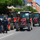 Poljoprivrednici dobili poziv u Ministarstvo na dogovor: Da li su Ana Brnabić i Siniša Mali "pobegli" od obećanja koja su im dali? 6