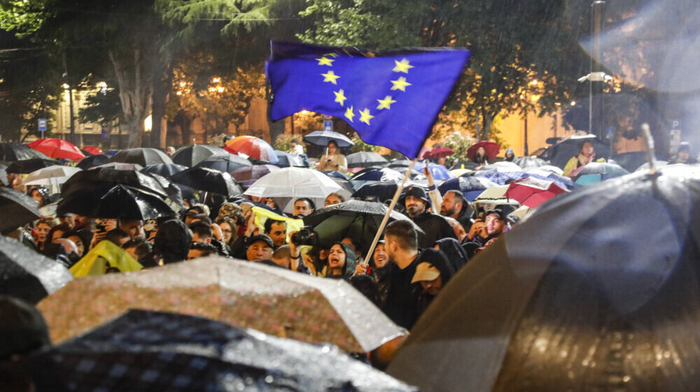 Zašto se zapadna demokratija suočava sa najgorom onlajn noćnom morom? 1