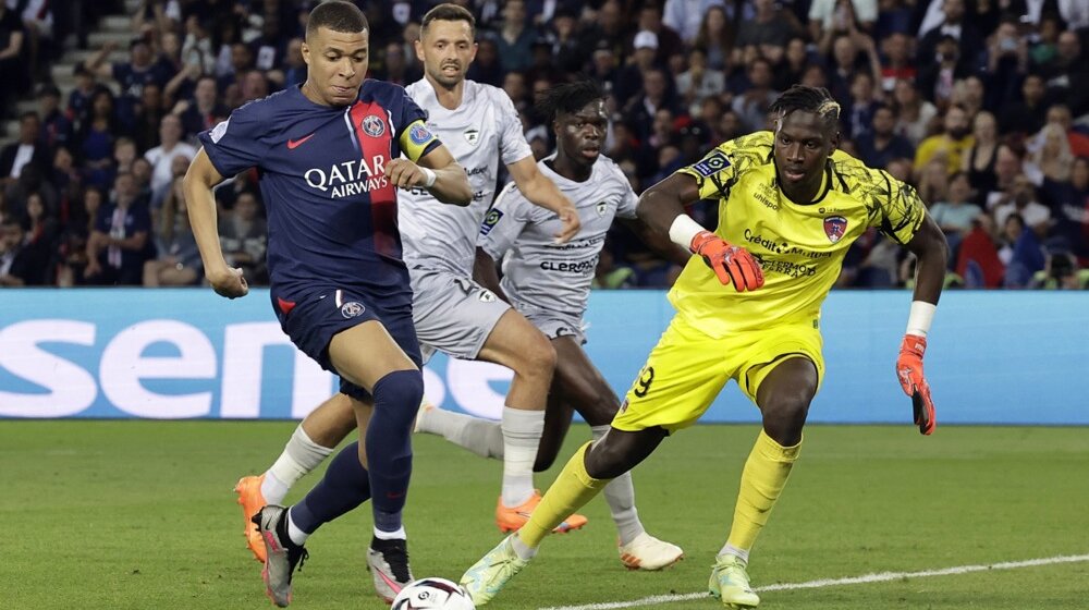 Golman koga je onesvestila petarda stavlja se na raspolaganje Senegalu 1