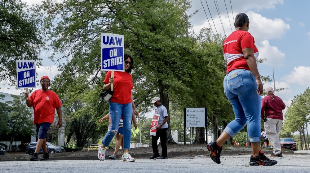 Radnici američke autoindustrije nastavljaju štrajk dok kompanije ne ponude više 1