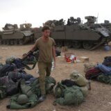 Četvrti dan rata: Izraelski borbeni avioni bombardovali centar glavnog grada Gaze 1