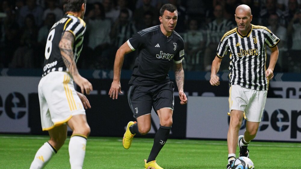 Legende Juventusa obeležile stogodišnjicu kluba u rukama porodice Anjeli 1