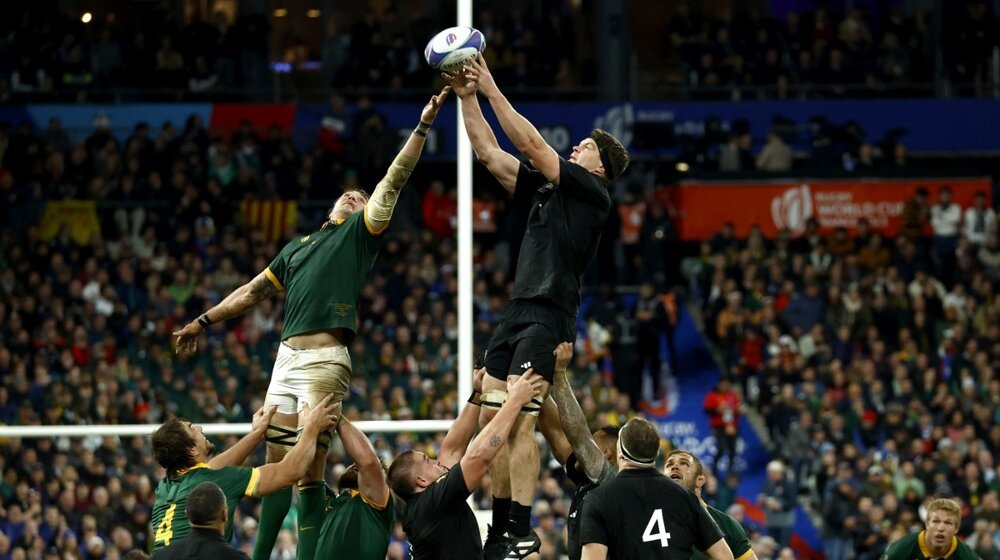 (VIDEO) Poznati na finalu Svetskog kupa u ragbiju u Sen Deniju: Federer za Južnu Afriku, Rita Ora za Novi Zeland, a do nje Đoković? 1