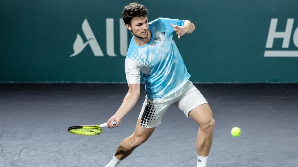 (VIDEO) Kecmanović ispustio meč-loptu za duel s Đokovićem u Parizu 1