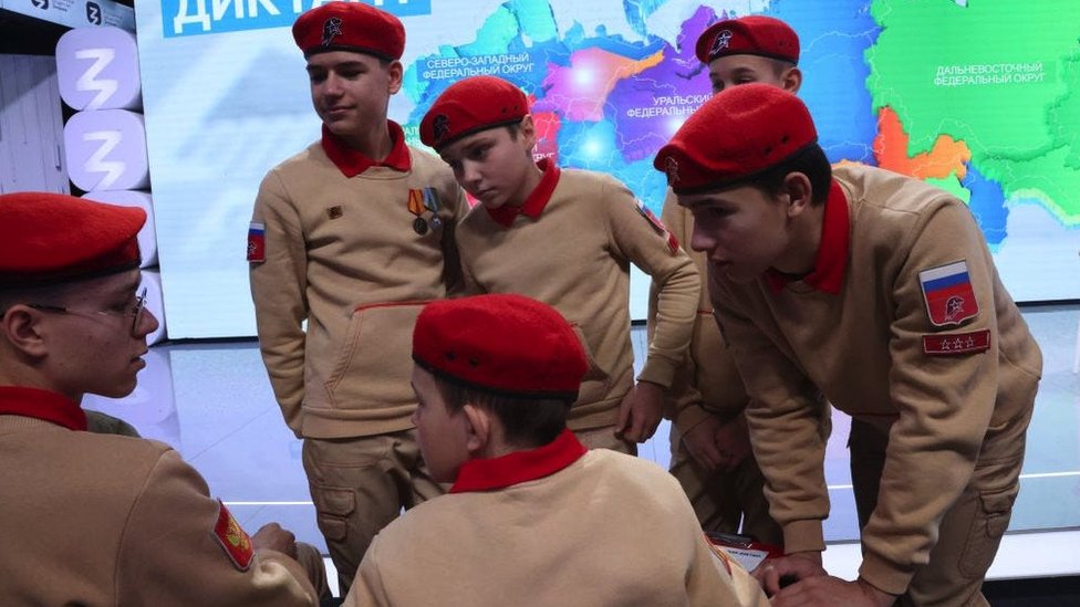 Rusija i Ukrajina: Kako su ruske škole postale novi front u ratu u Ukrajini 2 Članovi pokreta Mladih vojnih kadeta