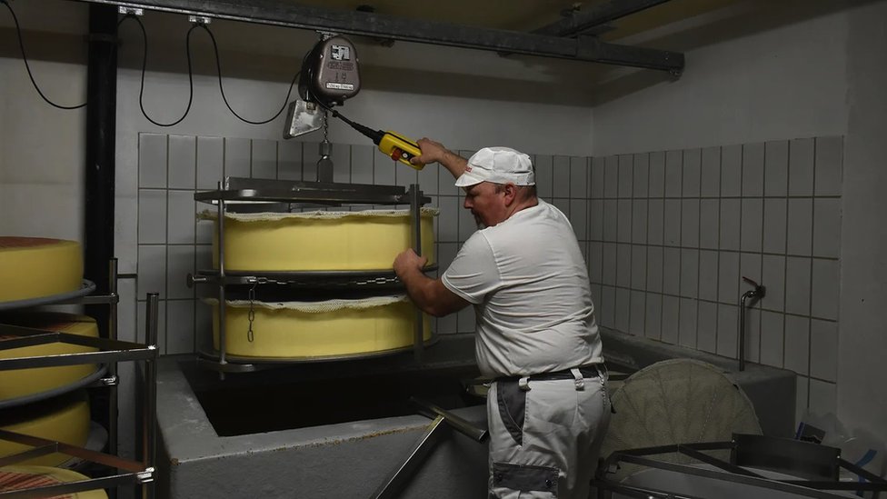 Svaki točak mora da zaradi najmanje 18 poena pre nego što može da ide u prodaju