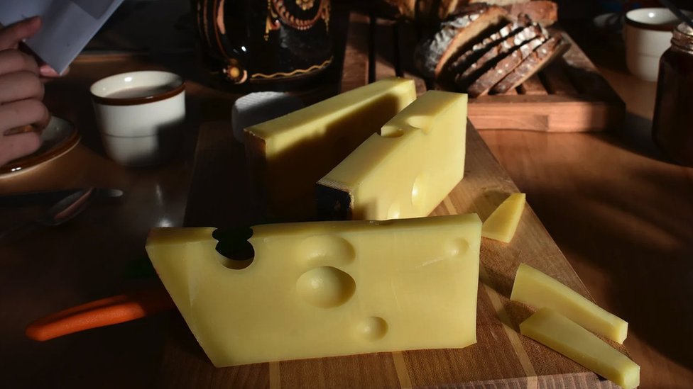 Odgovarajuće rupe označavaju opšti kvalitet sira jer su ključni pokazatelj kako je tekao sam proces proizvodnje
