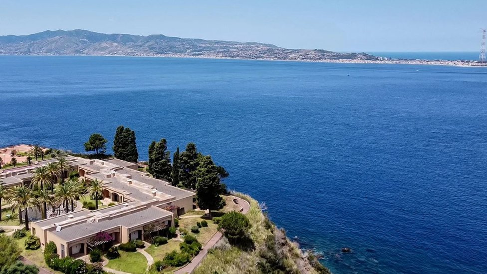 Italija i kriminal: Deca koja napuštaju sicilijansku mafiju 3 Pogled na obalu Sicilije, gde tužioci protiv mafije pokušavaju da prekinu krug organizovanog kriminala