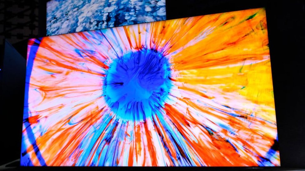 Nobelova nagrada za hemiju za izučavanje sićušnih kristala na TV ekranima, dobitnici objavljeni ranije greškom 1 QLED TV screen