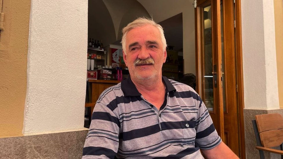 Irfan Beširević je godinama živeo kao beskućnik, bez državljanstva i slovenačkih papira, dok je danas jedan od najglasnijih aktivista i boraca za prava izbrisanih u Sloveniji