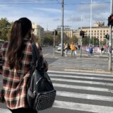 Saobraćaj: Pojačane kontrole pešaka i vozača u Srbiji koji koriste mobilni telefon, kazne do 10.000 dinara 4
