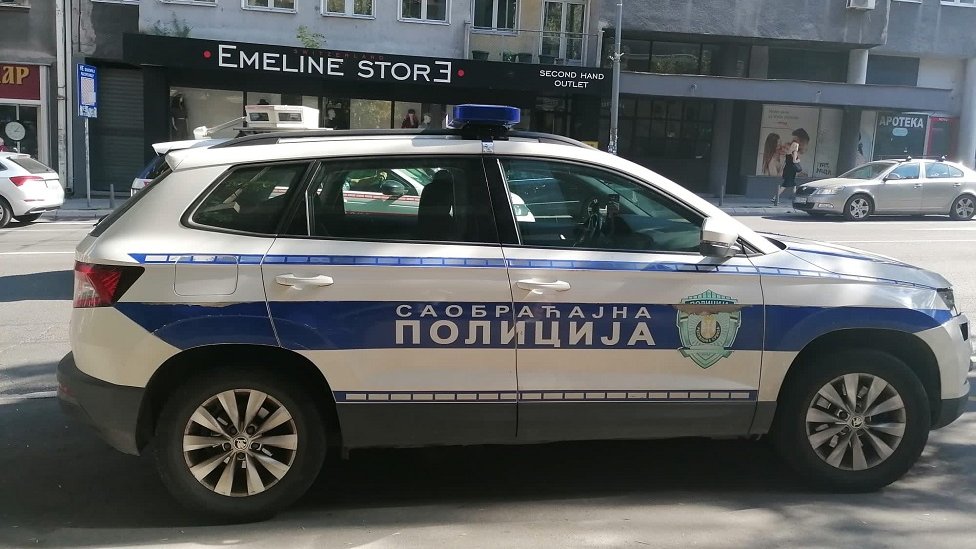 Saobraćaj: Pojačane kontrole pešaka i vozača u Srbiji koji koriste mobilni telefon, kazne do 10.000 dinara 3 policija