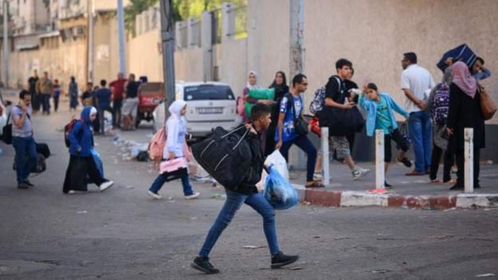 Palestinci napuštaju domove u Gazi