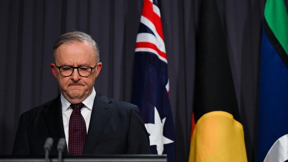 Australija: Na istorijskom referendumu odbijen predlog da se urođenici nađu u Ustavu 2 Prime Minister Anthony Albanese at a press conference
