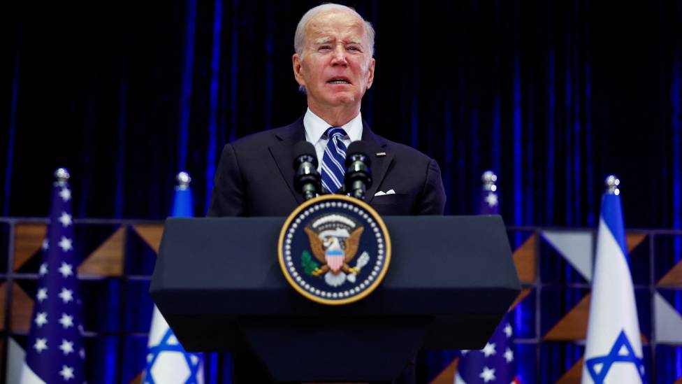 Izrael i Palestinci: Bajdenova potraga za rešenjem na Bliskom istoku upravo je postala teža - Džeremi Bouen 2 Joe Biden speaking at lectern in Israel