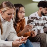 Upoznavanje u 21. veku: Pomoć porodice i prijatelja u potrazi za partnerom na Tinderu 9