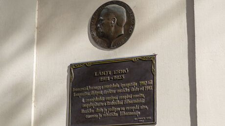 Na ulazu u Muzičku školu Subotica ponovo postavljena spomen-ploča Erneu Lanjiju 1