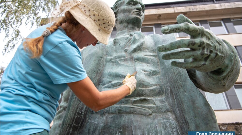 Glanca se spomenik Žarku Zrenjaninu pred 80. godišnjicu oslobođenja grada 1