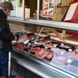 Potražnja za prasetinom, jagnjetinom i jaretinom ne jenjava: I dalje visoke cene mesa na pijacama u Nišu 5