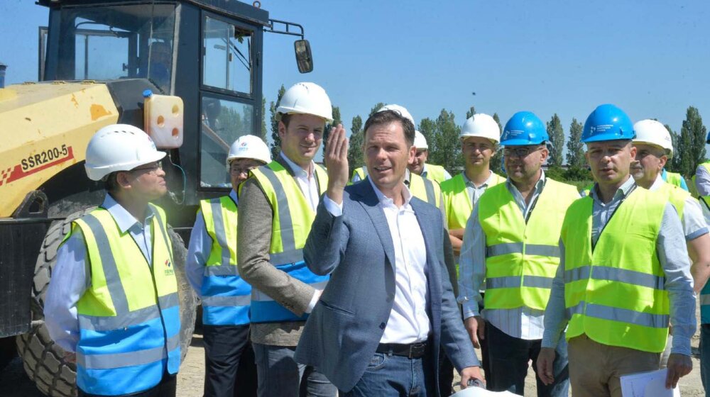 Hleba i igara – srpski EKSPO: Autorski tekst Mijata Lakićevića 1