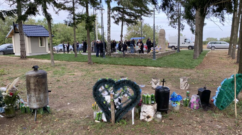 Godišnji pomen i parastosi za žrtve masovnog ubistva u Malom Orašju i Duboni 1