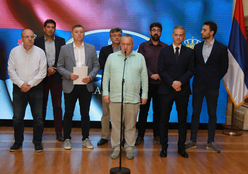 INTERVJU Dobrica Veselinović o istraživanjima javnog mnjenja - formiranju lista za izbore, odnosima sa Đilasom: Spreman sam da budem gradonačelnik 2 INTERVJU Dobrica Veselinović o istraživanjima javnog mnjenja - formiranju lista za izbore, odnosima sa Đilasom: Spreman sam da budem gradonačelnik 2