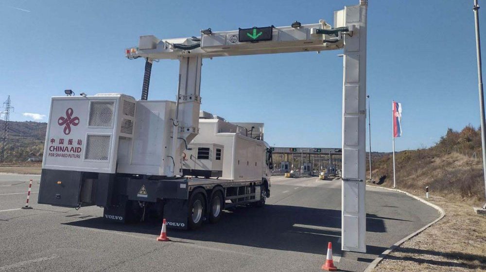 U Sremskoj Mitrovici uhapšen zbog sumnje da je krijumčario 10 ljudi u kamionu 14